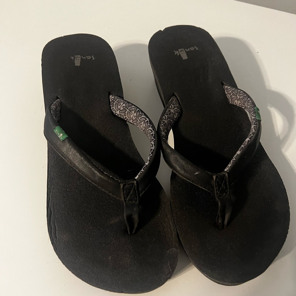 Sanuk wedge flip flops